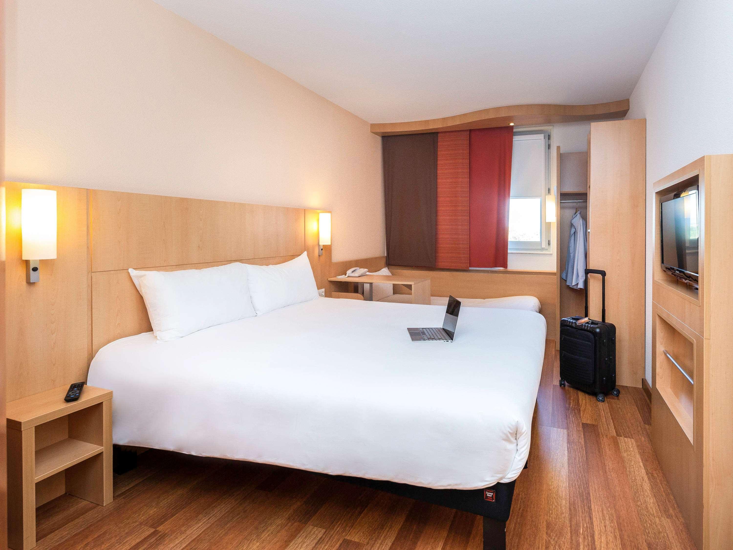 ไอบิส ลียง เอสต์ ชาปงแน Hotel ชาปอนเนย์ ภายนอก รูปภาพ