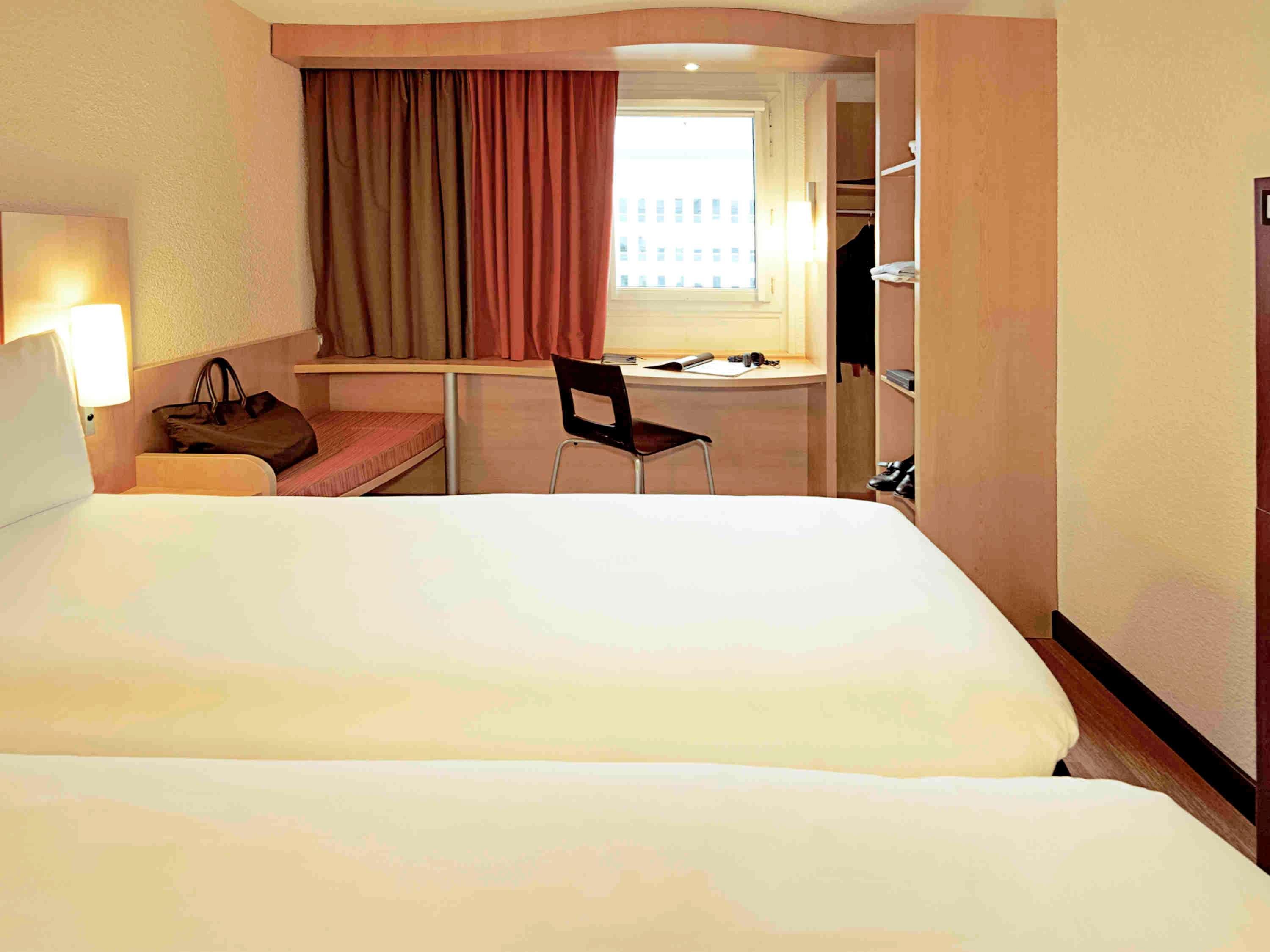 ไอบิส ลียง เอสต์ ชาปงแน Hotel ชาปอนเนย์ ภายนอก รูปภาพ