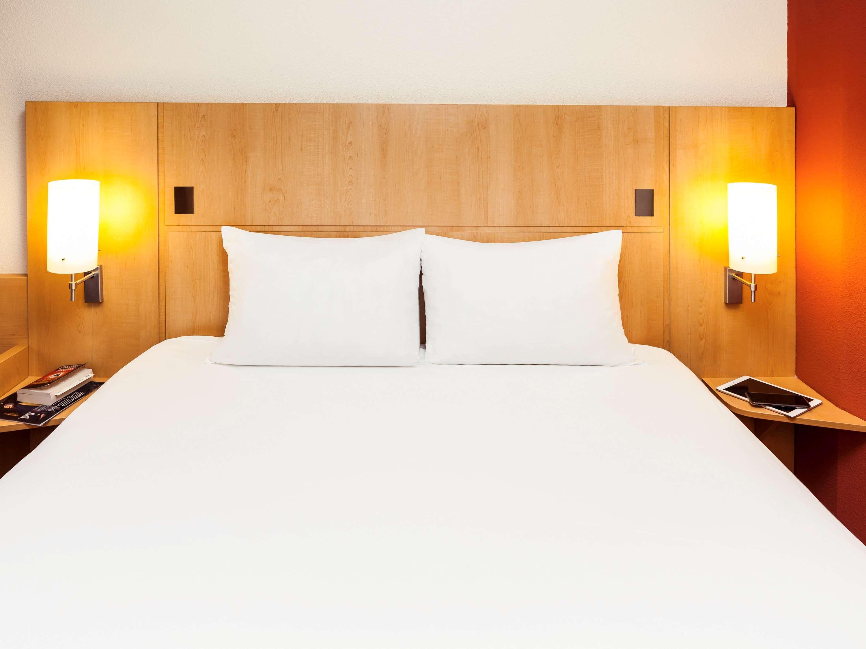 ไอบิส ลียง เอสต์ ชาปงแน Hotel ชาปอนเนย์ ภายนอก รูปภาพ